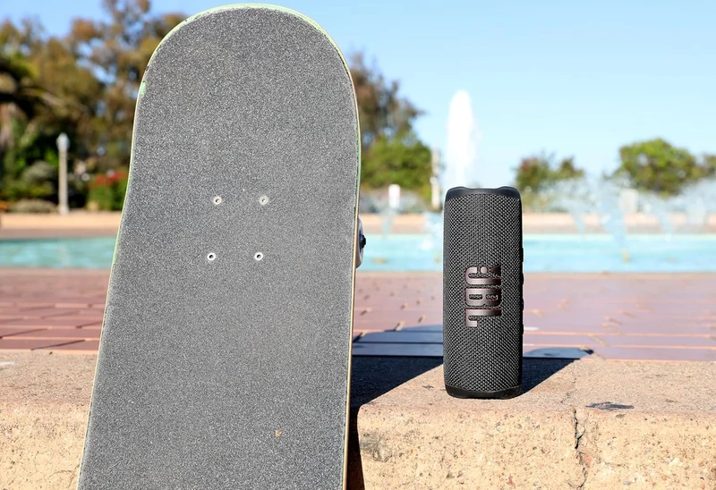 JBL Flip 6 - Portable Bluetooth Speaker, Powerful Sound and deep bass, IPX7 Waterproof, 12 Hours of Playtime, JBL PartyBoost for Multiple Speaker Pairing for Home, Outdoor and Travel