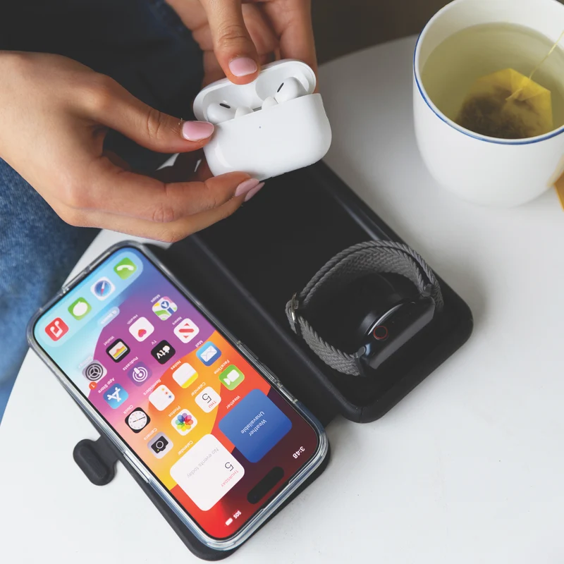 Cygnett Voyager Qi2.0 MagTravel 3-in-1 Travel Charger