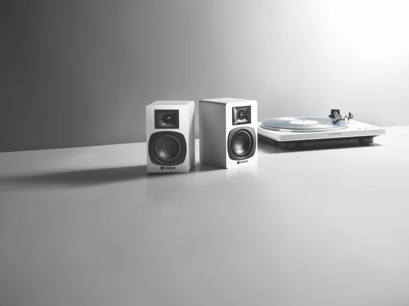Audio Technica Powered Bluetooth bookshelf speakers - White