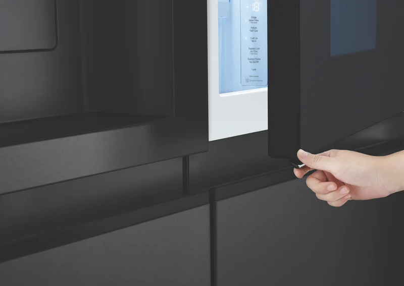 LG 635L InstaView SxS Refrigerator