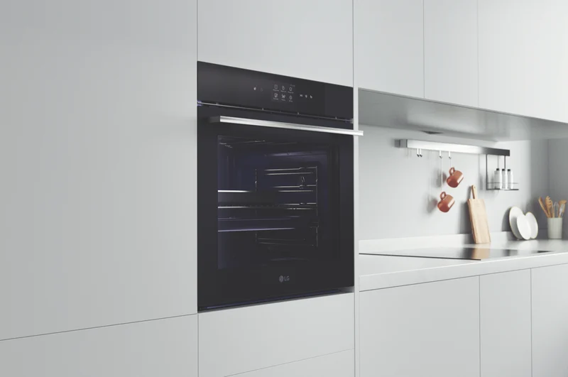 LG Series 9 76L InstaView Full Steam Oven, Glass