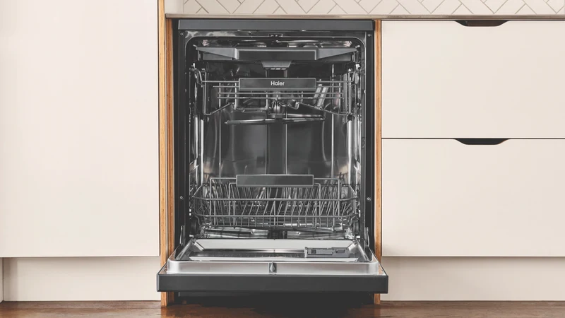 Haier 600 Series Built Under Dishwasher, Steam, Black