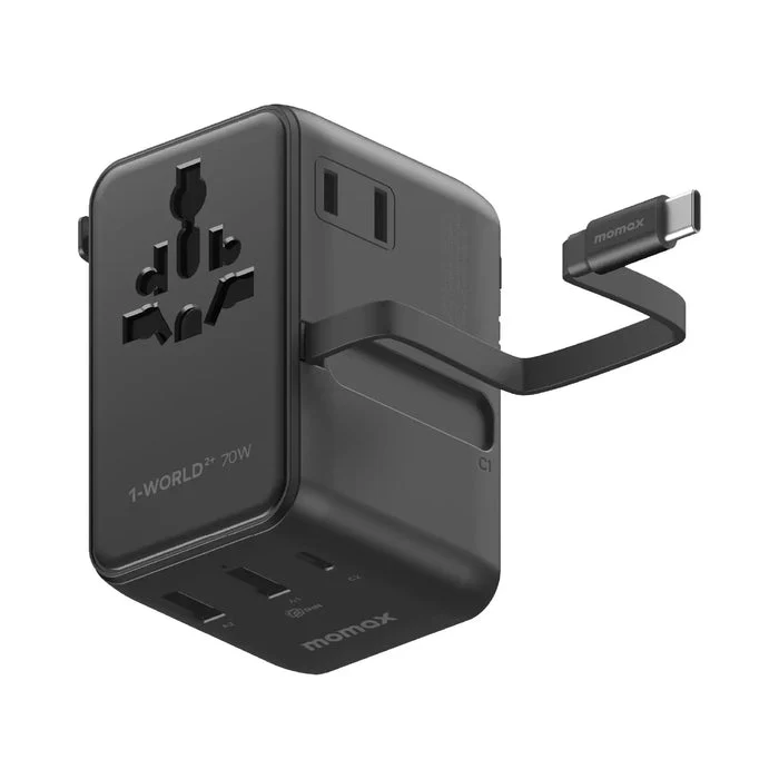 محول سفر موماكس 1-وورلد2+ بثلاثة منافذ ومخرجي AC مع كابل مدمج قابل للسحب - 70 واط / USB-A / USB-C / أسود