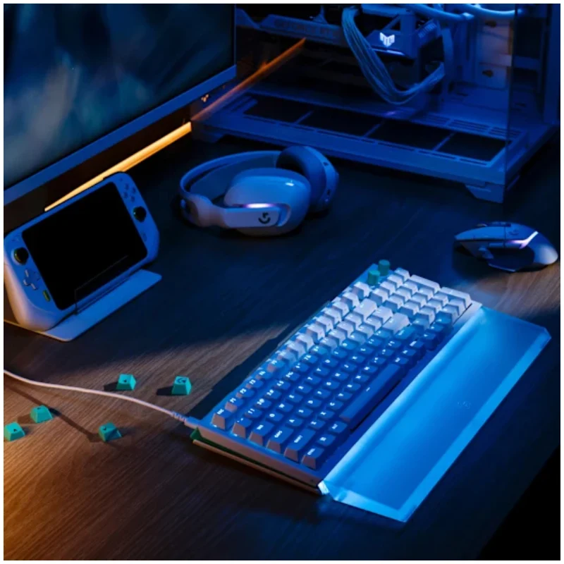 لوحة مفاتيح ألعاب لوجيتك G512 X 98 دوال سواب TMR تناظرية/ميكانيكية سلكية، بسويتش تناظري بصري وإضاءة لايت سينك RGB، باللون الأبيض