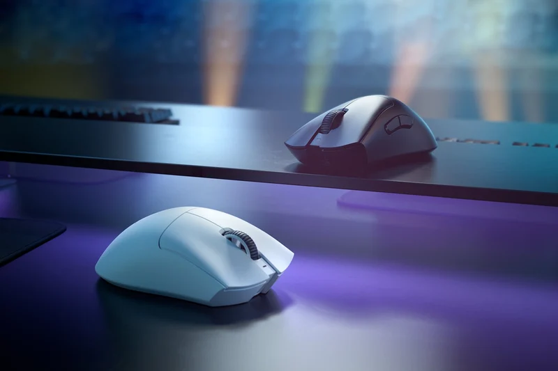 Razer DeathAdder V3 Pro Ultra-Lightweight Wireless/Wired Ergonomic Esports Mouse -White