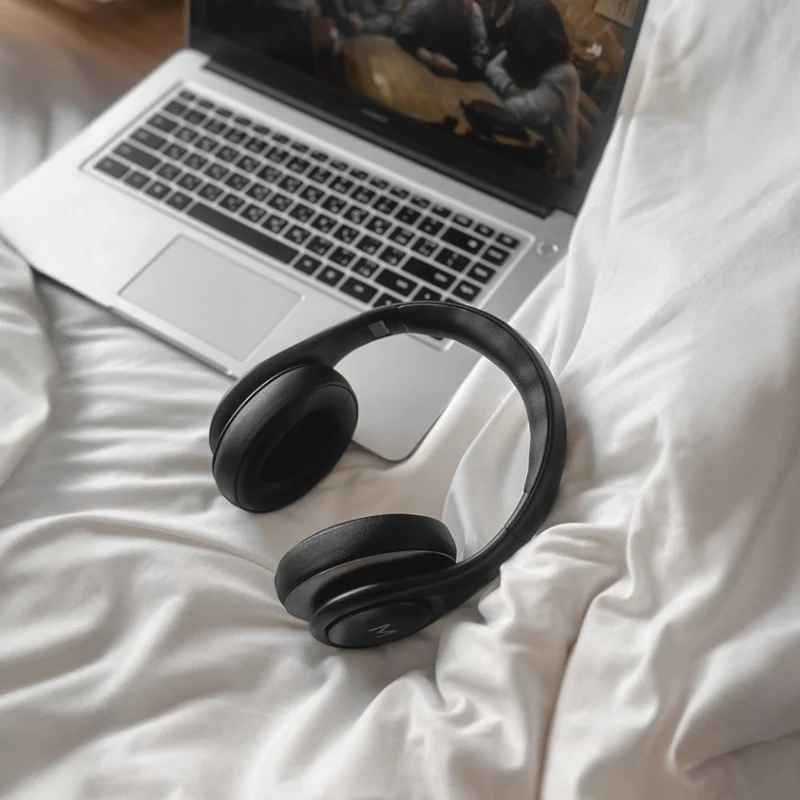 MAESTRO Cloud Wireless Headphone - Bluetooth / Black