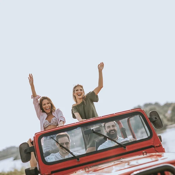 شاحن سيارة يوجرين بثلاثة منافذ، بلوتوث، يو إس بي-C/يو إس بي-A، باللون الأسود
