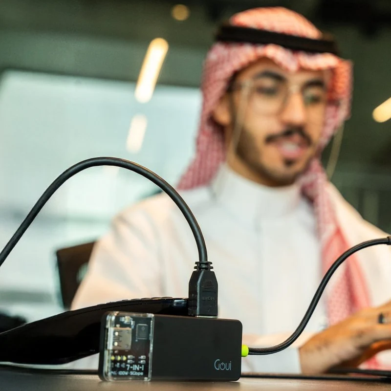 GOUI G-HUB7PORT 7-in-1 multi-port USB-C hub - USB-A/USB-C/HDMI / Black