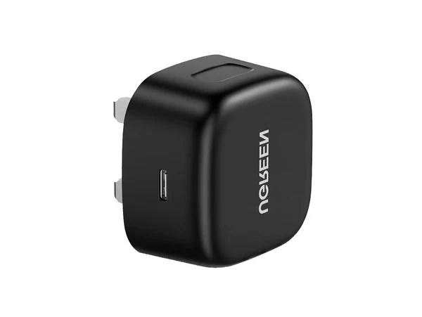 شاحن سريع يو جرين PD بقابس بريطاني أسود - 20 واط / USB-C / أسود