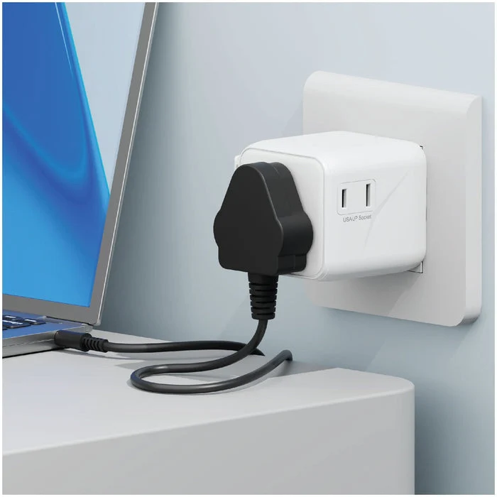 محول سفر دولي سمارتكس بريميوم 2 في 1 - USB-A / USB-C / أبيض
