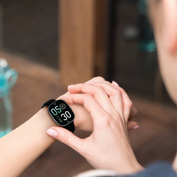 Smartix Go Premium Smart Watch - 1.83” TFT / 300mAh / Black