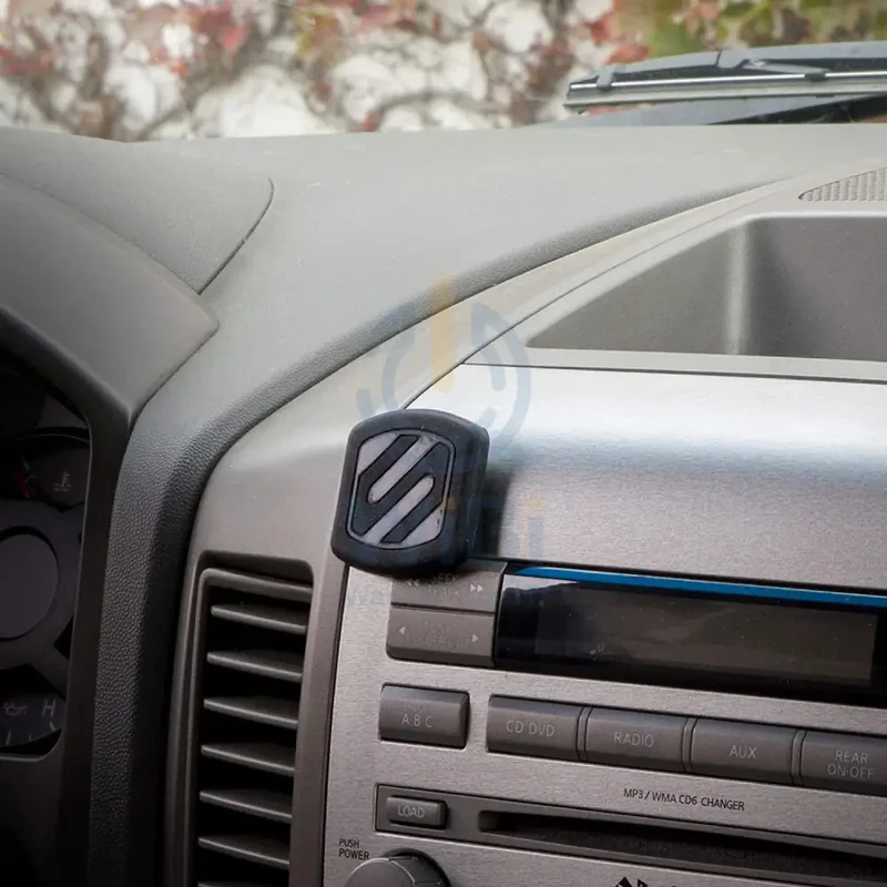 حامل هاتف سكوشي ماجيك ماونت مغناطيسي بتثبيت مستوٍ، عام التوافق للسيارة أو المنزل، للهاتف وأجهزة GPS، باللون الأسود