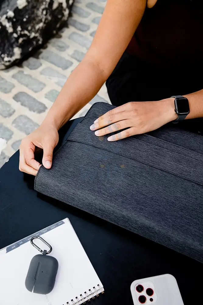 UAG Mouve 13"/14" Laptop/Tablet Sleeve - Dark Grey