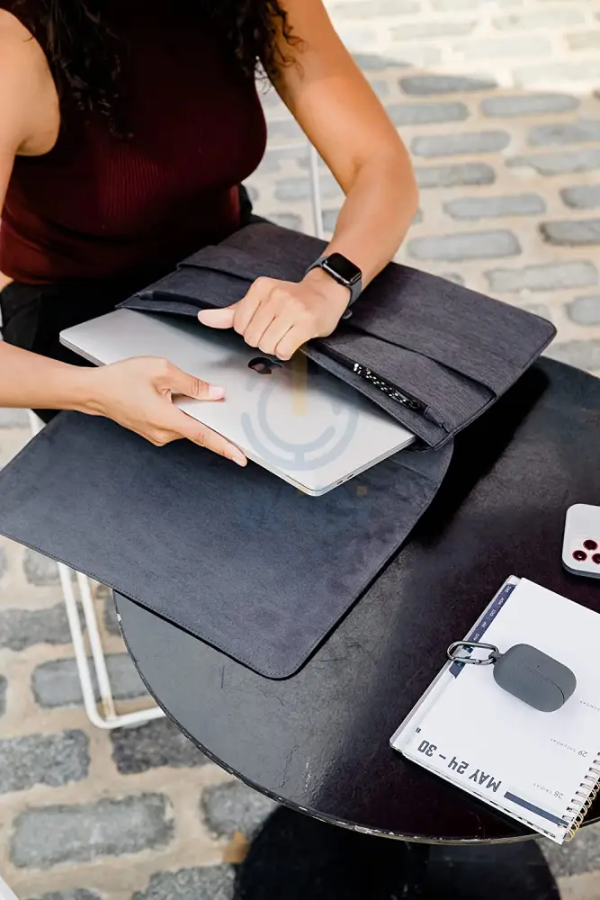 UAG Mouve 13"/14" Laptop/Tablet Sleeve - Dark Grey
