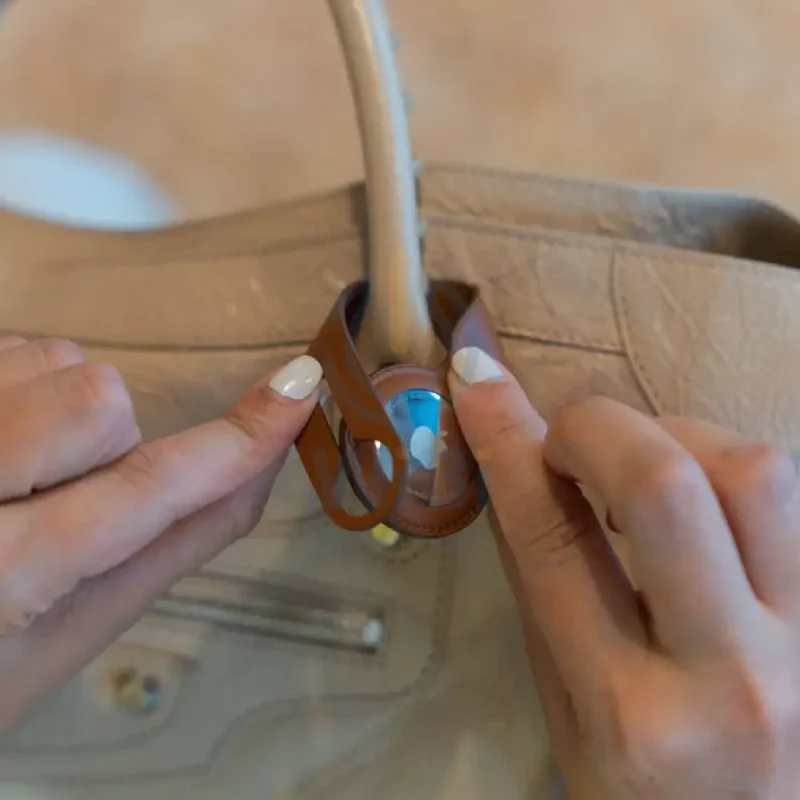 Apple AirTag Leather Loop - Saddle Brown