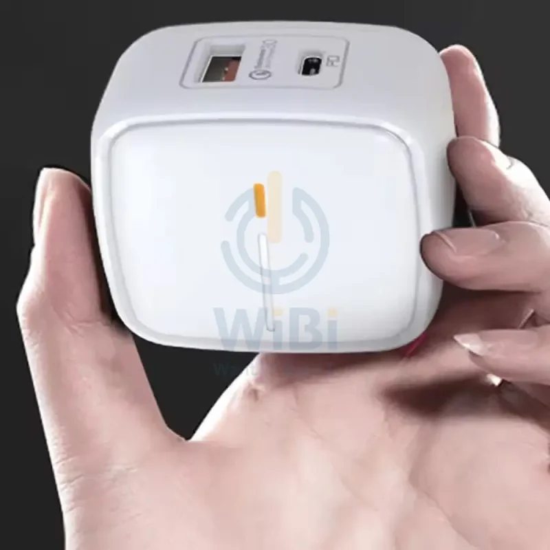 Foneng Fast Charger - UK22 / 20W / (Qc+PD) / White