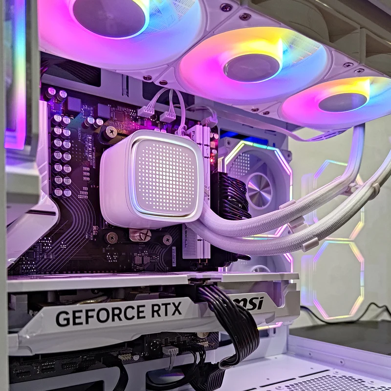 Sophos C285MP White Desktop Gaming PC | AMD Ryzen 7 9700X | 32GB (2x16GB) RAM | 1TB SSD | RTX 5060 Ti | Windows 11 Pro