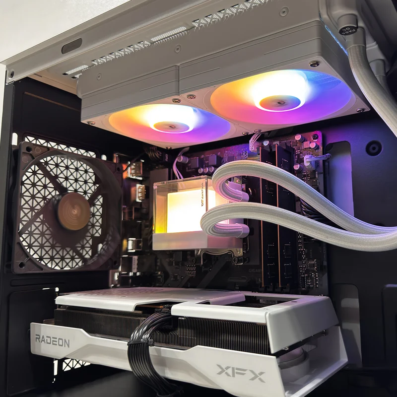 Aurora Macube110 White Desktop Gaming PC | AMD Ryzen 7 8700F | 16GB (2x8GB) RAM | 1TB SSD | RX 9060 XT | Windows 11 Pro