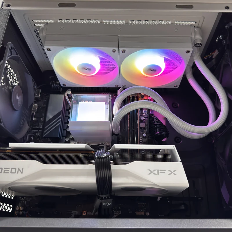 Aurora Macube110 White Desktop Gaming PC | AMD Ryzen 7 8700F | 16GB (2x8GB) RAM | 1TB SSD | RX 9060 XT | Windows 11 Pro