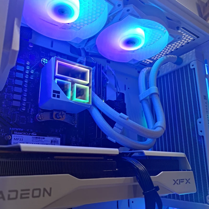Aurora DK351 White Desktop Gaming PC | AMD Ryzen 7 8700F | 16GB (2x8GB) RAM | 1TB SSD | RX 9060 XT | Windows 11 Pro