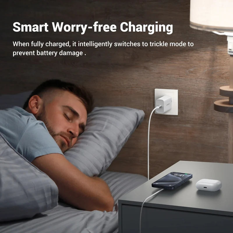 Ugreen Qi2 15W Magnetic Wireless Charger for iPhone & AirPods (Silver) (W703/35565)