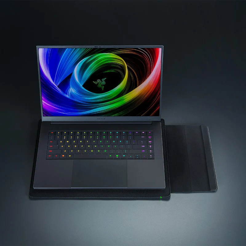Razer Padded Laptop Sleeve For 16-inch Laptops (Black)