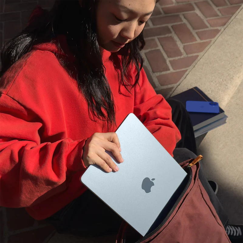 Apple MacBook Air 13" 24GB+1TB M5 Chip with 10-Core CPU & 10-Core GPU (Sky Blue) (MDHK4PP/A)