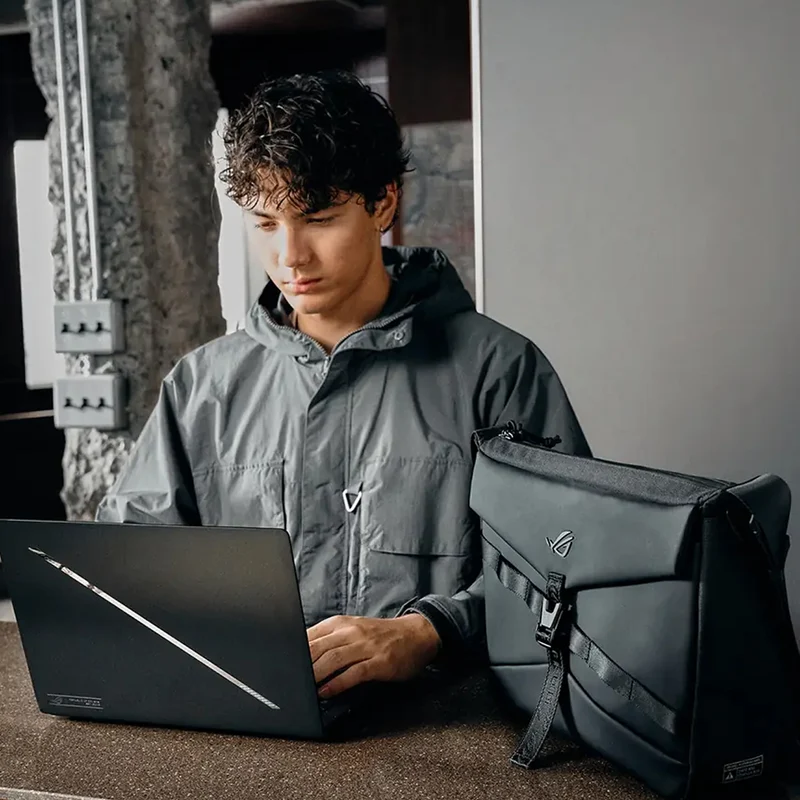 ASUS ROG Archer Messenger 14 BC2400 Bag (Black)