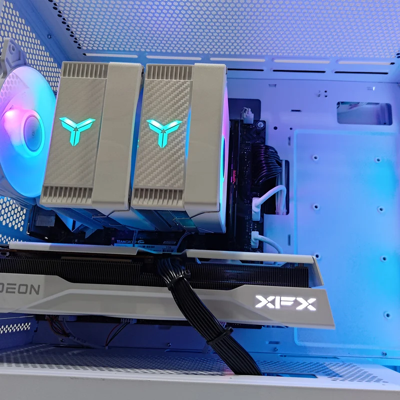 Aurora X5M White Desktop Gaming PC | AMD Ryzen 7 8700F | 16GB (2x8GB) RAM | 1TB SSD | RX 9060 XT | Windows 11 Pro
