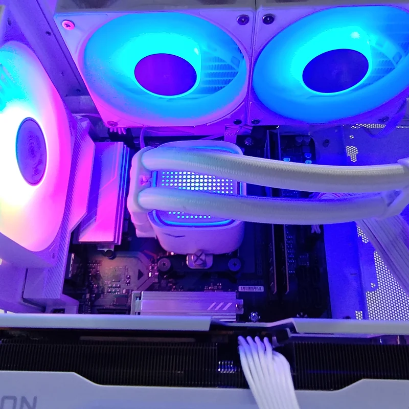 Aurora LL A3 White Desktop Gaming PC | AMD Ryzen 7 8700F | 16GB (2x8GB) RAM | 1TB SSD | RX 9060 XT | Windows 11 Pro