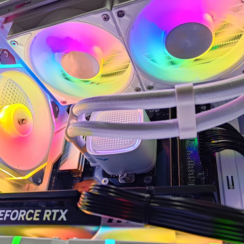 Aurora DB330M White Desktop Gaming PC | AMD Ryzen 7 8700F | 16GB (2x8GB) RAM | 1TB SSD | RTX 5060 Ti | Windows 11 Pro