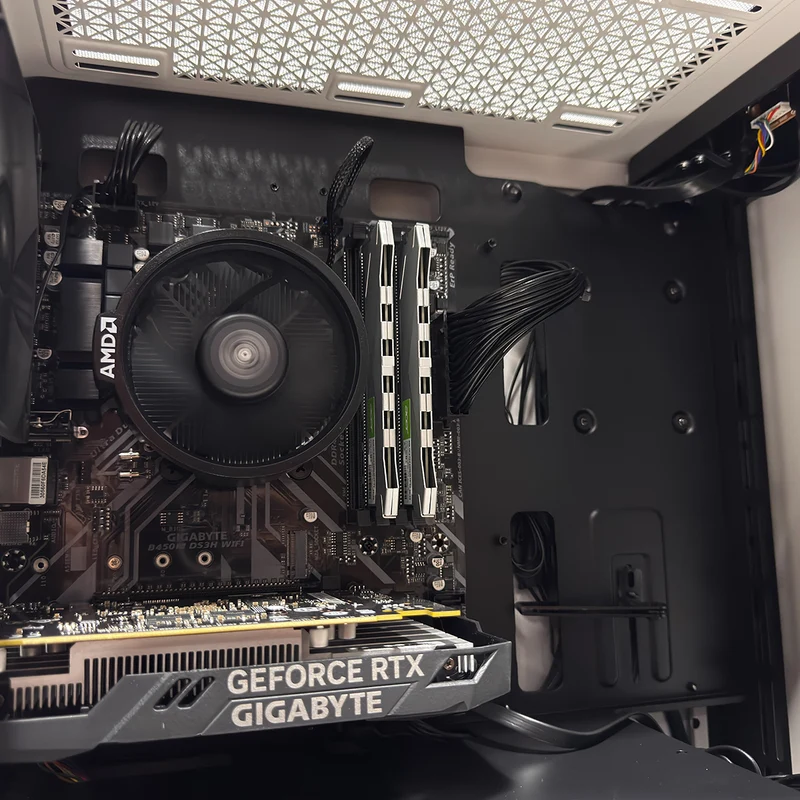 Alpha Macube White Desktop Gaming PC | AMD Ryzen 5 5500 | 16GB (2x8GB) RAM | 512GB SSD | RTX 3050 | Windows 11 Pro