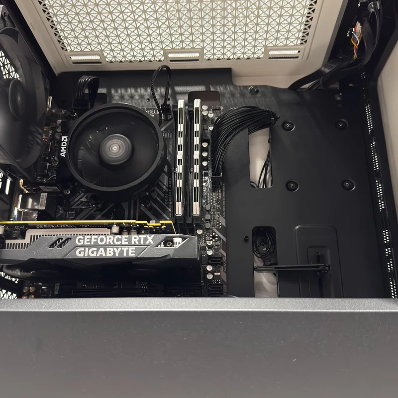 Alpha Macube White Desktop Gaming PC | AMD Ryzen 5 5500 | 16GB (2x8GB) RAM | 512GB SSD | RTX 3050 | Windows 11 Pro