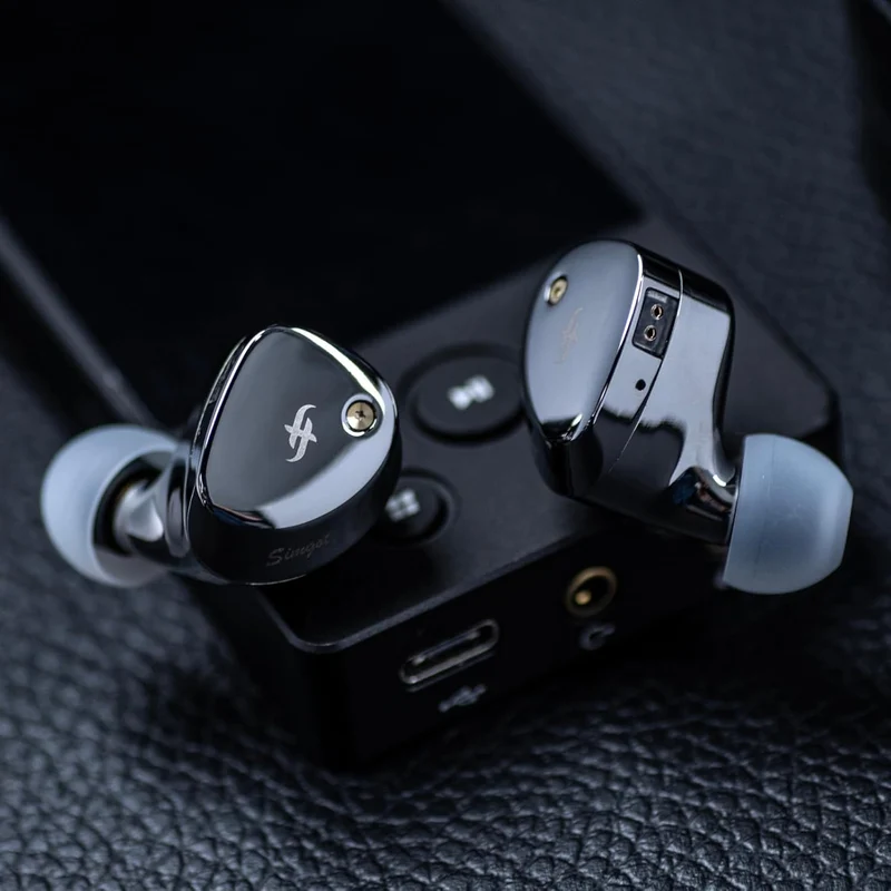 SIMGOT ET142 Advanced Dual-Symmetric Magnetic Planar & PZT In-Ear Monitor, with CNC Machined Alloy Shell, Replaceable Tuning Nozzles, Silver-Plated OFC Cable (Grey)
