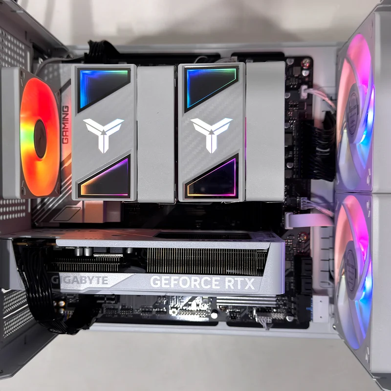 Aurora V12 White Desktop Gaming PC | AMD Ryzen 7 8700F | 16GB (2x8GB) RAM | 1TB SSD | RTX 5060 | Windows 11 Pro