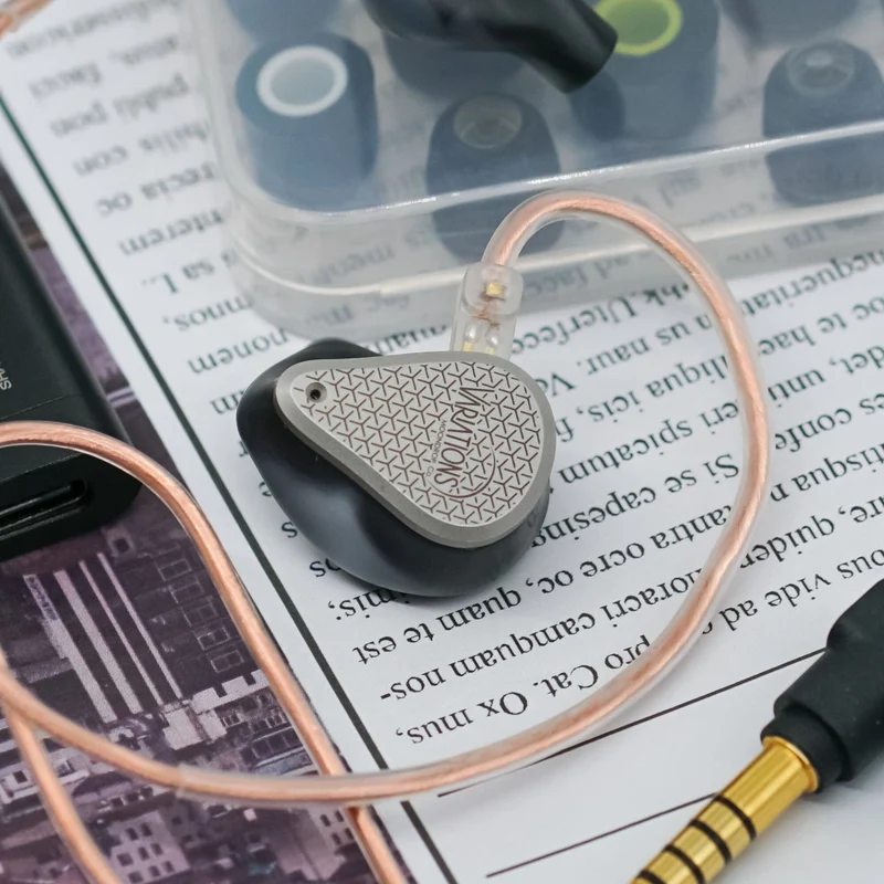 Moondrop Variations 1DD+2BA+2EST Tribrid Technology In-Ear Monitor with Interchangeable Cable