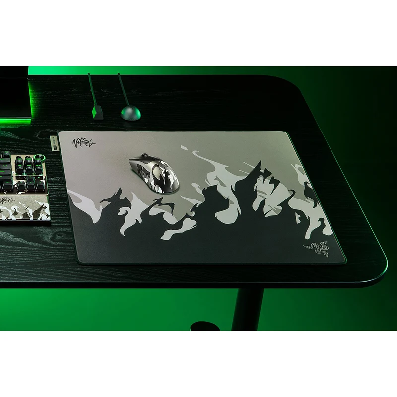 Razer Gigantus V2 Pro Soft Esports Gaming Mouse Mat - L (NiKo Edition)
