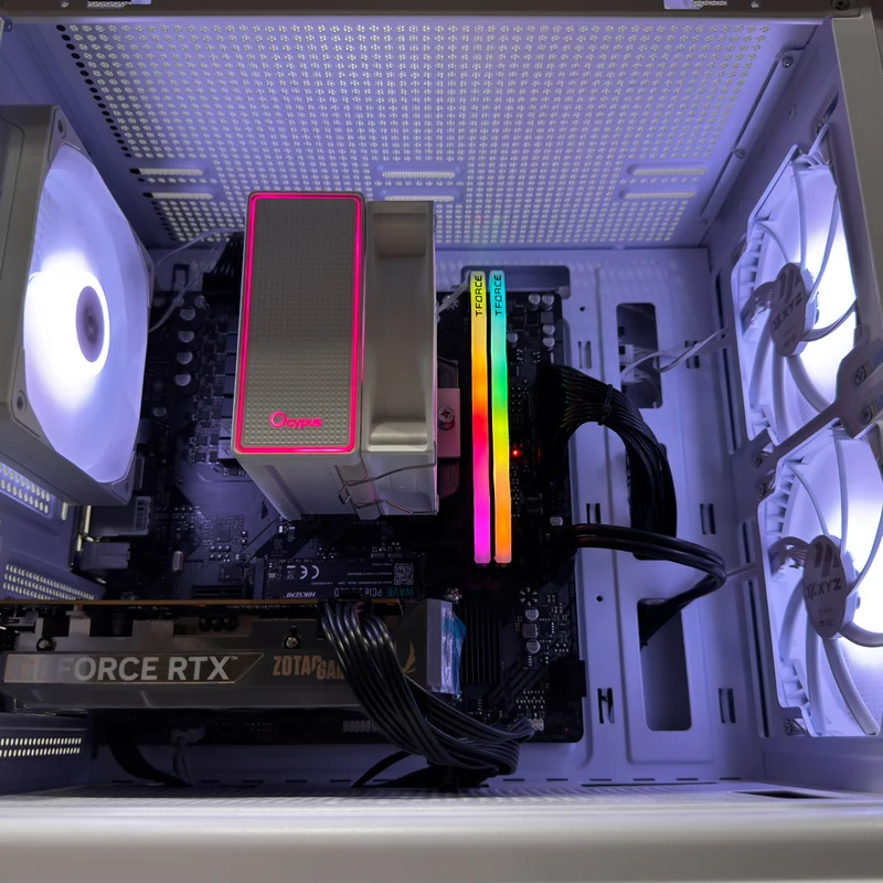 Sigma Atom White Desktop Gaming PC | AMD Ryzen 5 7400 | 16GB (2x8GB) RAM | 1TB SSD | RTX 5050 | Windows 11 Pro
