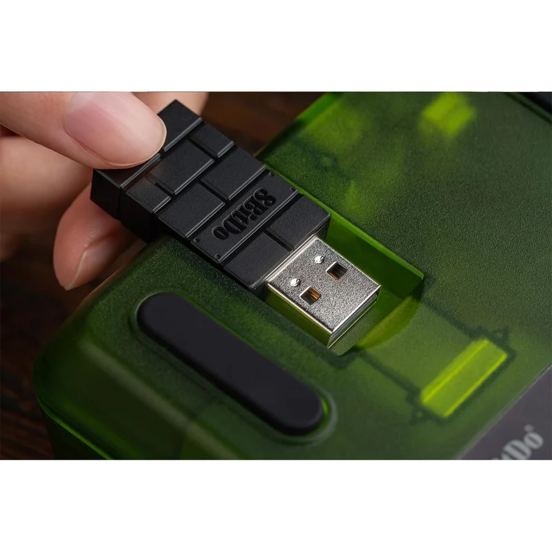 8Bitdo Retro 18 Mechanical Numpad Xbox Edition (85HB)