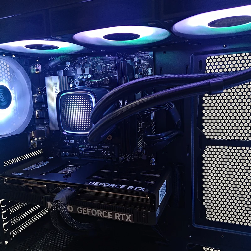 Sophos S40 Black Desktop Gaming PC | AMD Ryzen 7 9700X | 16GB RAM | 1TB SSD | RTX 5070 | Windows 11 Pro