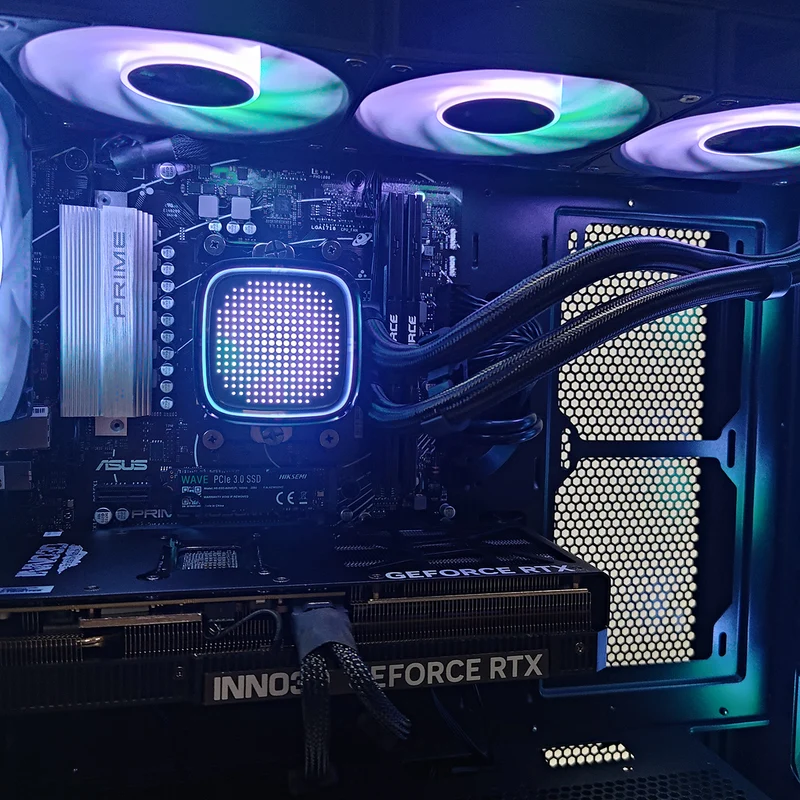 Sophos S40 Black Desktop Gaming PC | AMD Ryzen 7 9700X | 16GB RAM | 1TB SSD | RTX 5070 | Windows 11 Pro