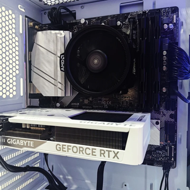 Sigma Aurora White Desktop Gaming PC | AMD Ryzen 5 5600 | 16GB RAM | 512GB SSD | RTX 5060 | Windows 11 Pro