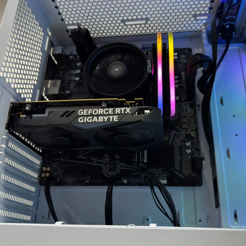 Alpha Aurora Gaming White Desktop Gaming PC | AMD Ryzen 5 5600 | 16GB RAM | 500GB SSD | RTX 3050 | Windows 11 Pro