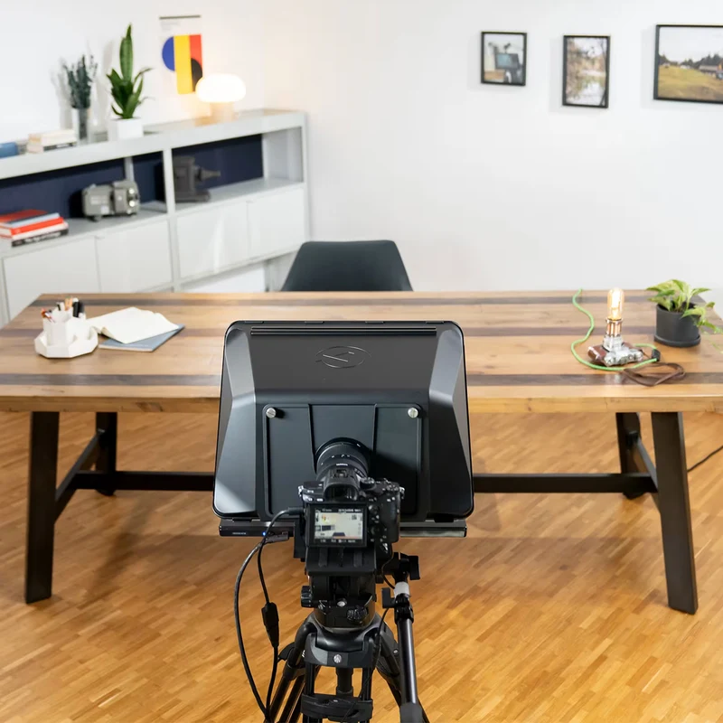 Elgato Prompter XL 15.6" FHD All-In-One Studio Teleprompter (10WAG9901)
