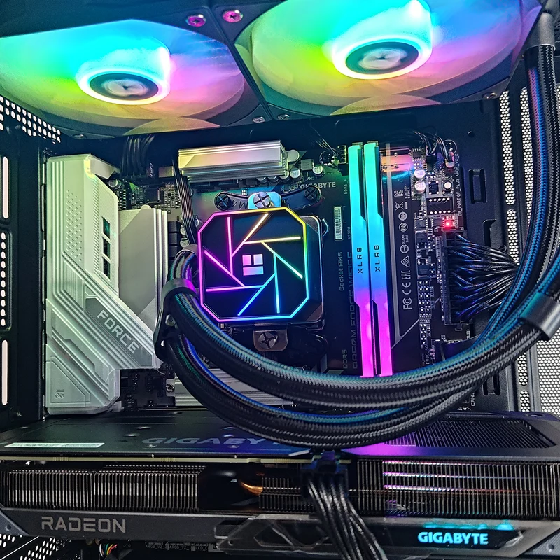 Powered by Gigabyte: Renderix Desktop Gaming PC | AMD Ryzen 7 7700 | 32GB RAM | 1TB SSD | RX 9060 XT | Windows 11 Pro