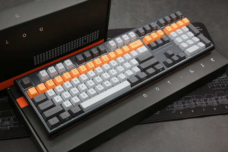 Varmilo VBM108 Bot Lie Mechanical Keyboard (Varmilo EC Rose V2) (A01A003B0A4A01A005)
