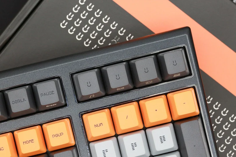 Varmilo VBM108 Bot Lie Mechanical Keyboard (Varmilo EC Rose V2) (A01A003B0A4A01A005)
