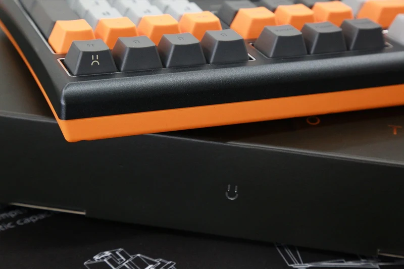 Varmilo VBM108 Bot Lie Mechanical Keyboard (Varmilo EC Rose V2) (A01A003B0A4A01A005)