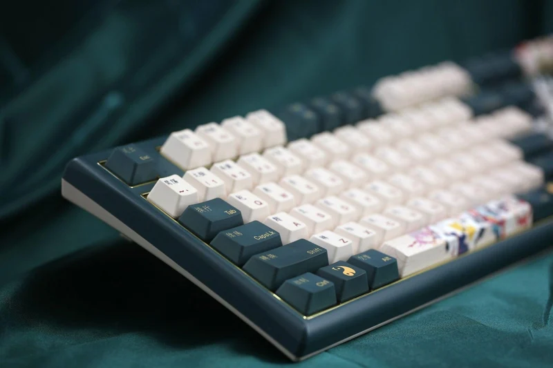 Varmilo VBM108 Crane Mechanical Keyboard (Varmilo EC Rose V2) (A01A037B0A4A01A031)