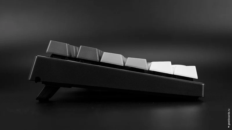 Varmilo VEM87 Yakumo Mechanical Keyboard (Varmilo EC sakura V2) (A33A007A9A3A04A008)